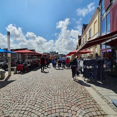 Husum Zentrum Bis 5 Personen Экстерьер фото